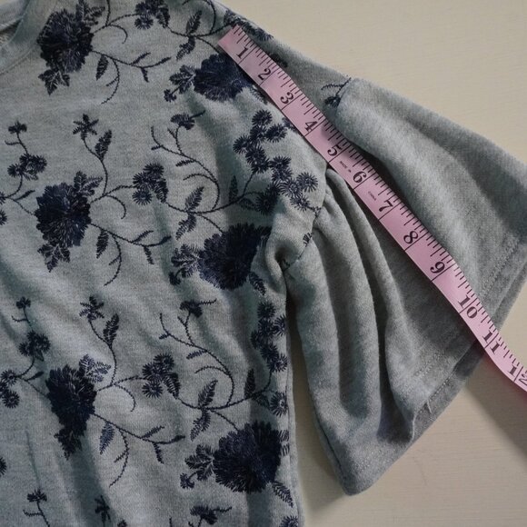 Tres Bien Embroidered Floral Blouse - Picture 5 of 8